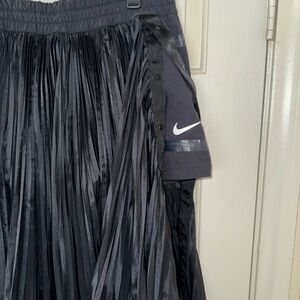 Nike x Sacai Black Pleated Skirt CV5713-010